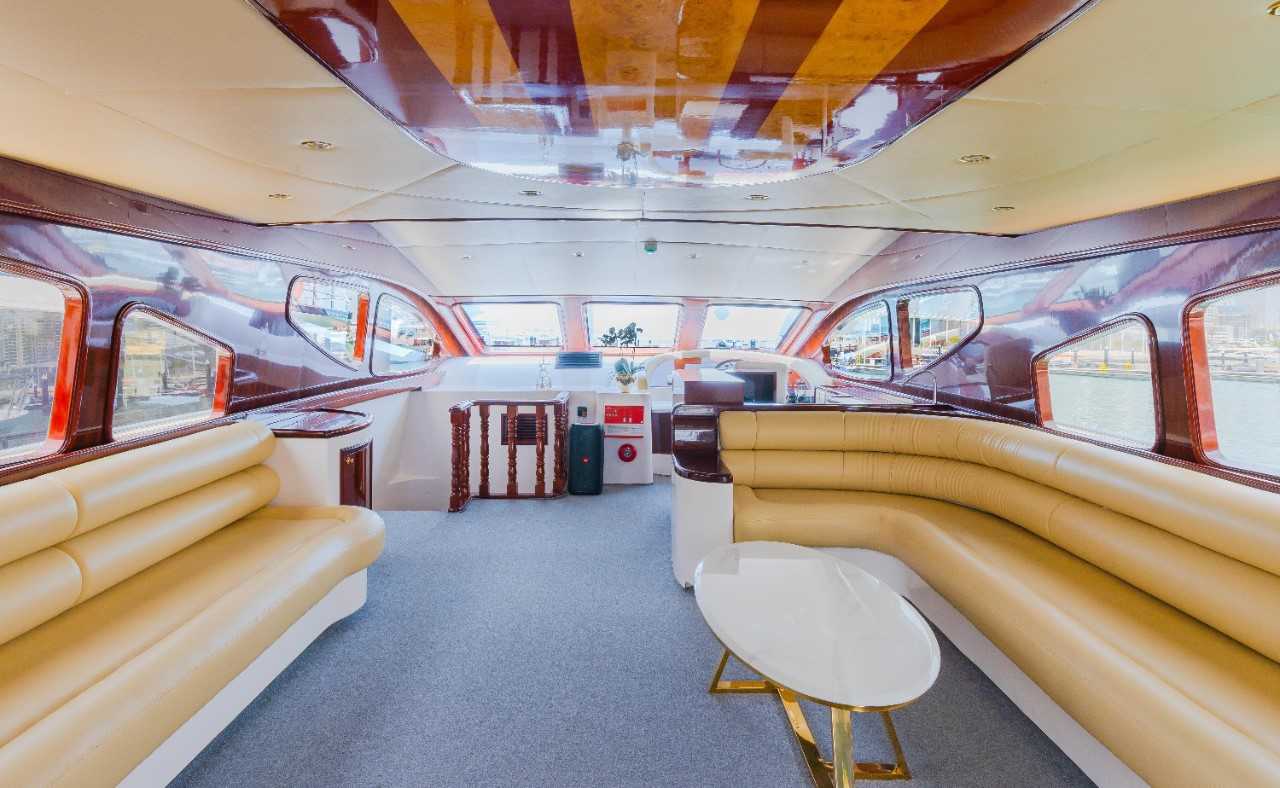 Quartz Yacht 8