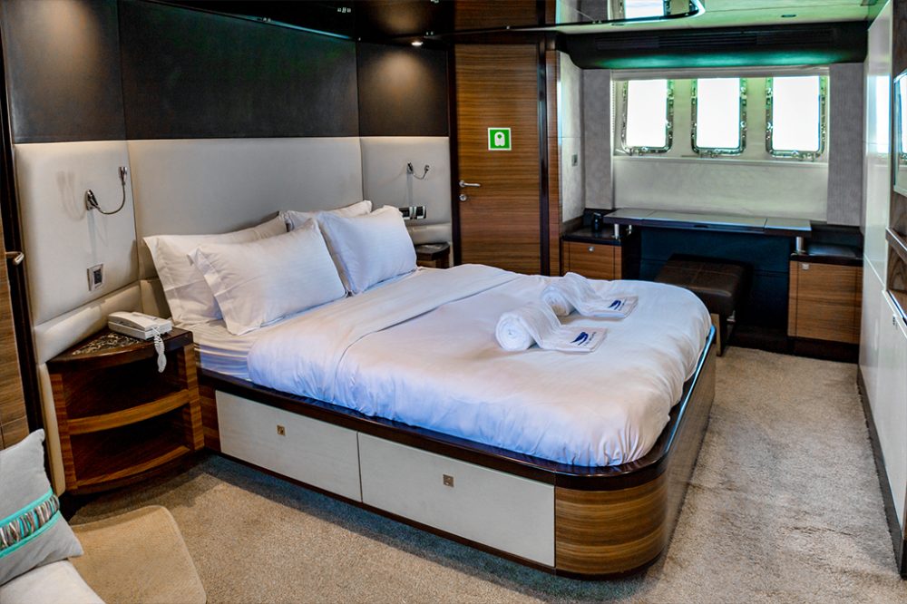 Onyx Yacht 2